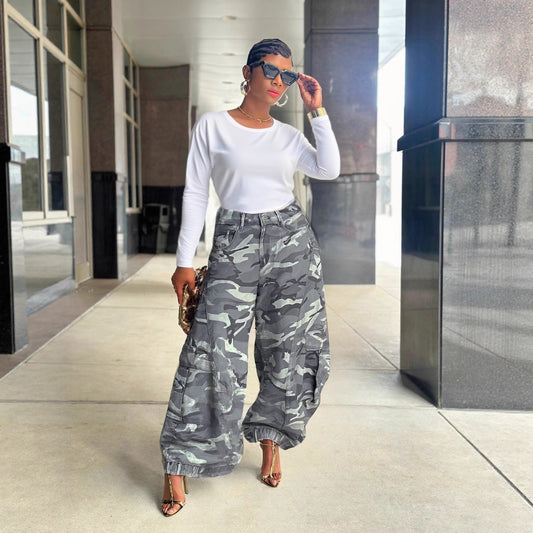 Camouflage Knife-Style Wide-Leg Cargo Jeans