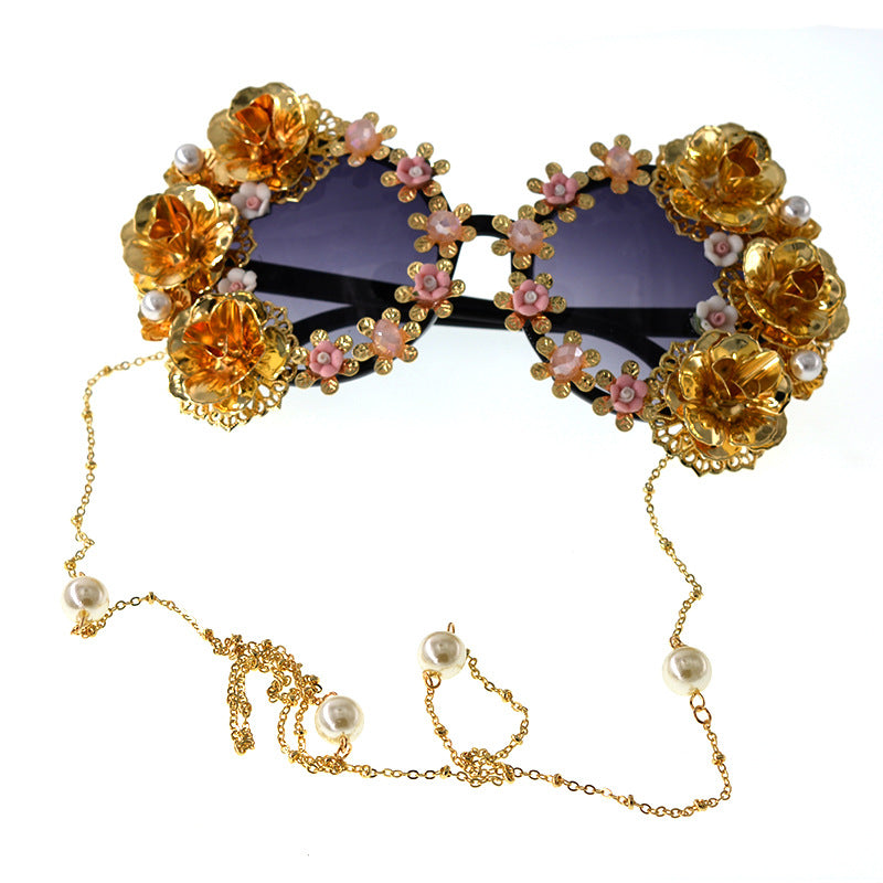 Women's sunglasses Baroque retro hollow carved black round frame sunglasses flower butterfly beach glasses