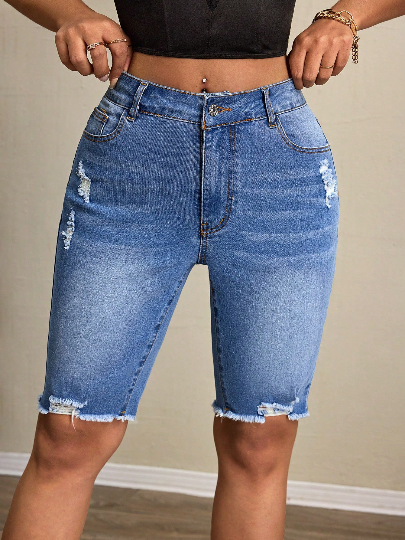 High waisted slim fit shorts