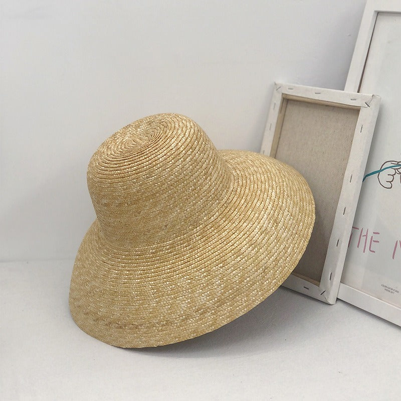 Big brimmed straw hat for women in summer, French retro Hepburn style, round top, straw grass, big head, beach beach shading hat