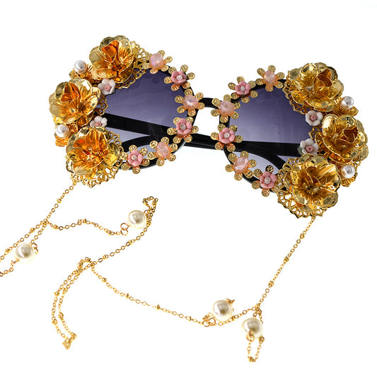 Women's sunglasses Baroque retro hollow carved black round frame sunglasses flower butterfly beach glasses