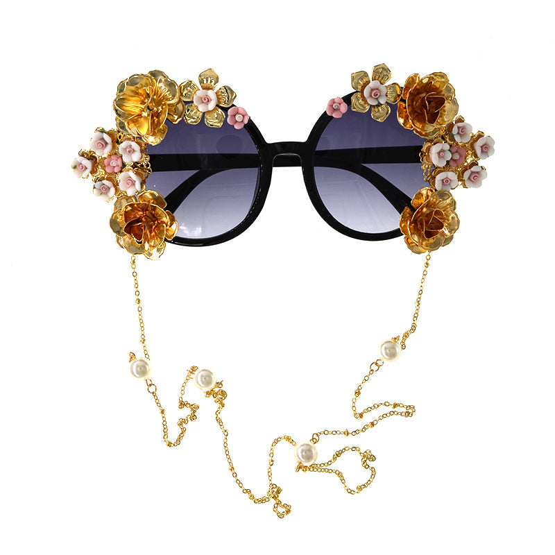 Women's sunglasses Baroque retro hollow carved black round frame sunglasses flower butterfly beach glasses