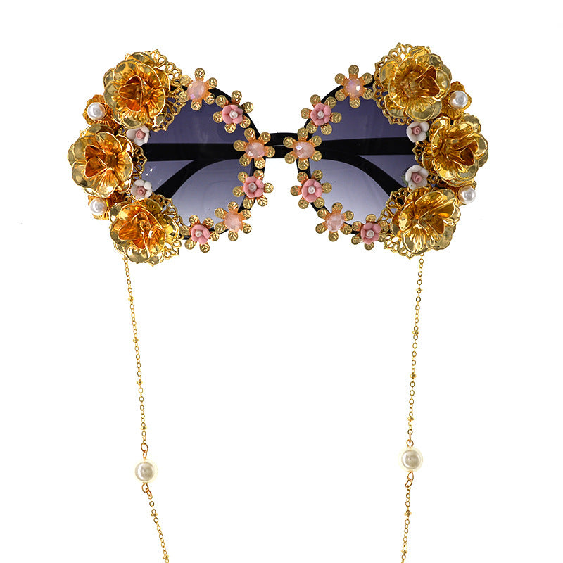 Women's sunglasses Baroque retro hollow carved black round frame sunglasses flower butterfly beach glasses