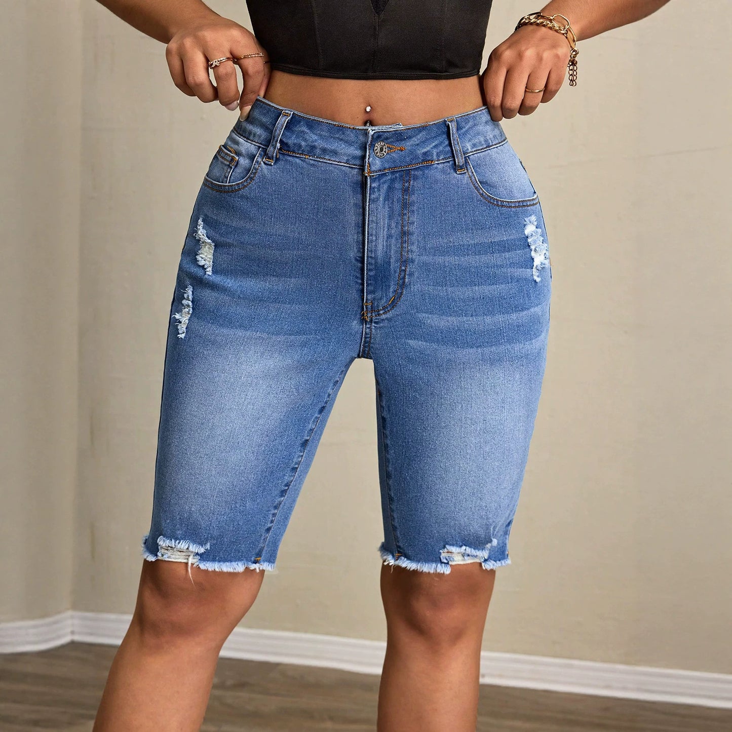 High waisted slim fit shorts