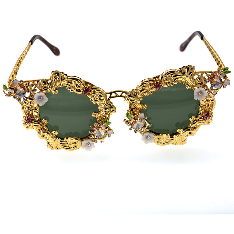 New Baroque Retro Hollow Carving Butterfly Sunglasses for Beach Outing, Dazzling Sunglasses