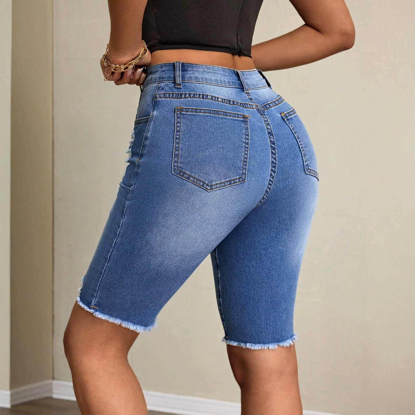 High waisted slim fit shorts
