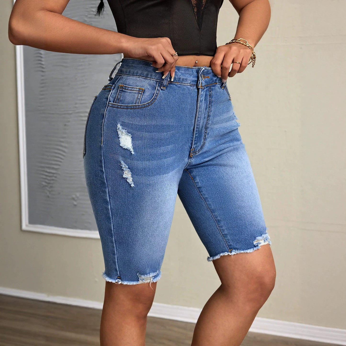 High waisted slim fit shorts